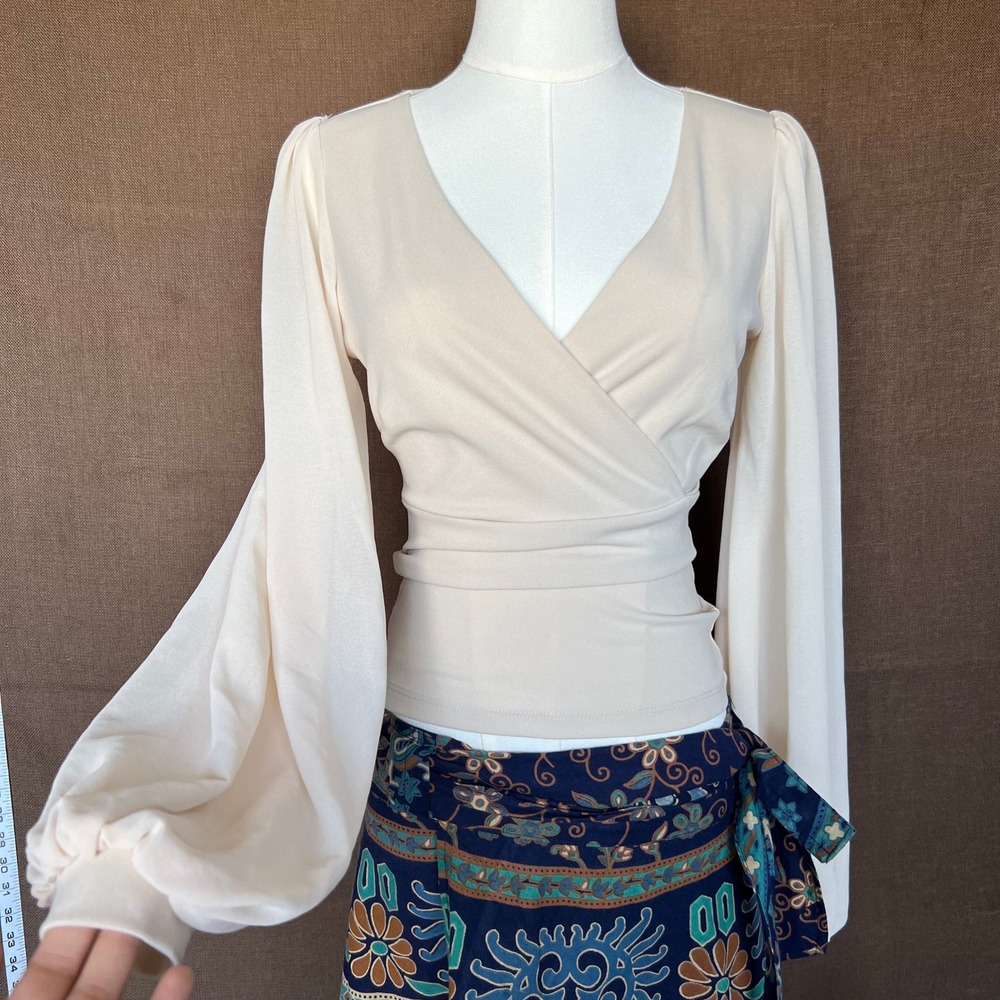 Windsor Cream V-Neck Wrap Top Long Bishop Sleeve Chiffon Detail Womens Small